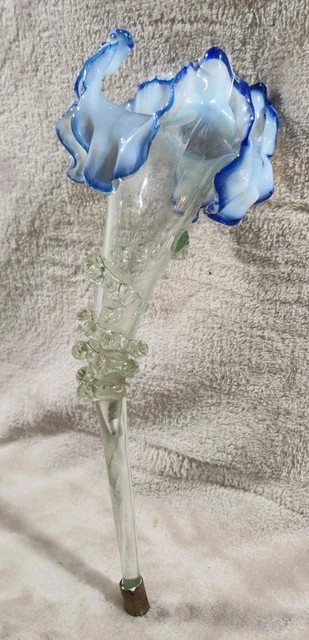 La Collection De Vases Soliflores De Forme Cornet En Cristal