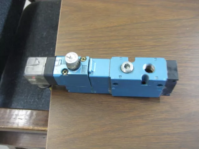 Mac Pneumatic Solenoid Valve W/24 Vdc Coil 811C-Pm-614Jc-152