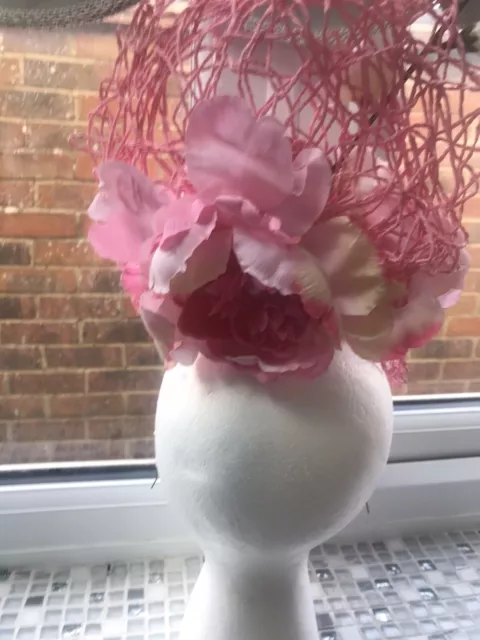 Hermoso sombrero hecho a medida encantador para boda de verano o ascot único en su tipo 2