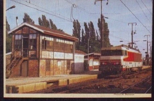 1988  --  Train En Gare De Mohon  Q350