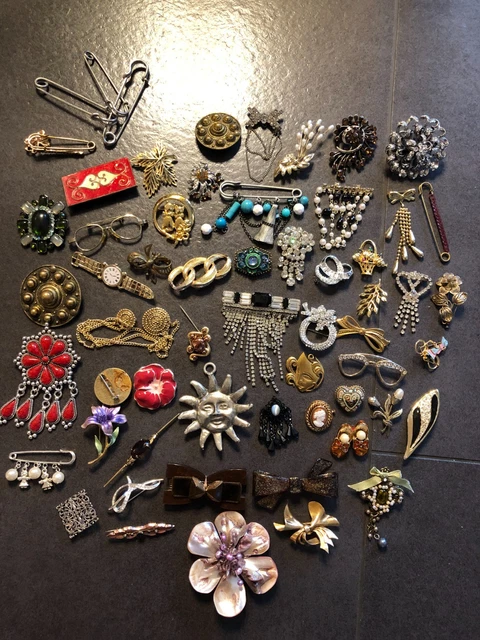 Lot De 57 Broches Anciennes - Bijoux Fantaisie Vintage, Tous Styles