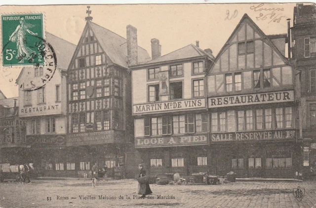 CPA 51 REIMS Vieilles Maisons de la Place des Marchés