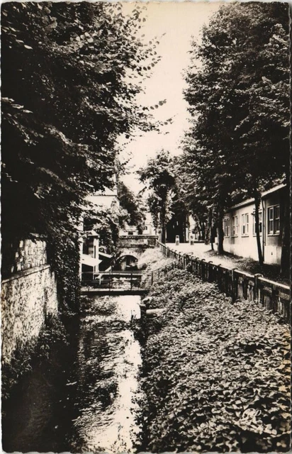 CPA ÉVREUX-Les Bords de l'Iton (28922)