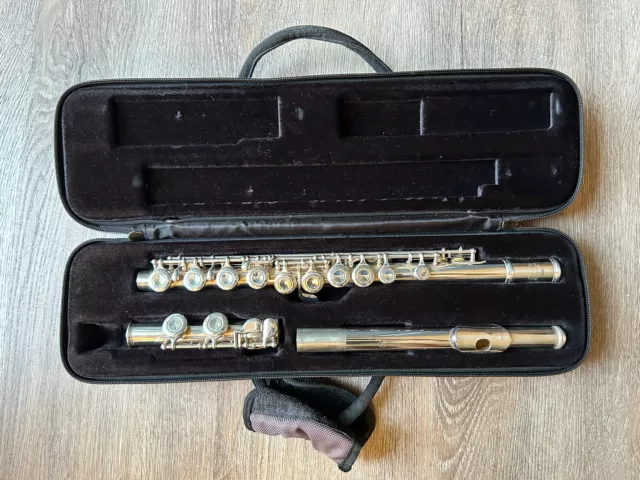 Yamaha Advantage Flute (with Off-Set G) In Quality ProTec Case