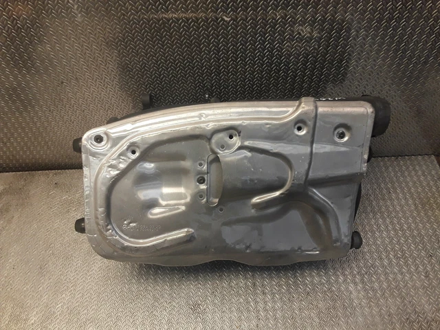Boîtier Pour Filtre à Air Mercedes W204 W212 OM651 - Référence A6510901701 - Occasion