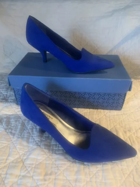 Simply Vera Wang Royal Blue Suede size 7 Pumps w/ Kitten Heel Pointed Toe