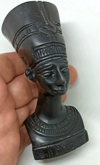 Vintage Egyptian Pharaoh Queen Nefertiti Bust Statue Ornament