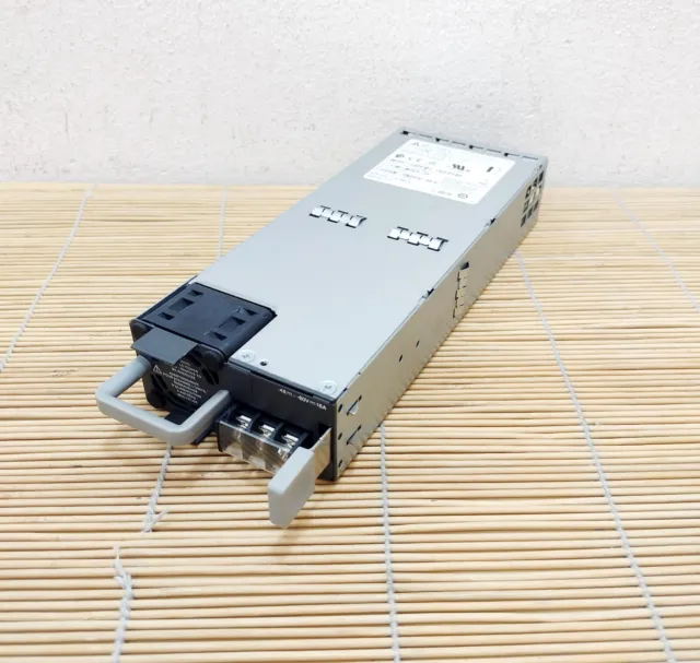 Cisco PWR-CC1-650WDCR C8300 2RU DC Alimentatore con flusso d'aria inverso