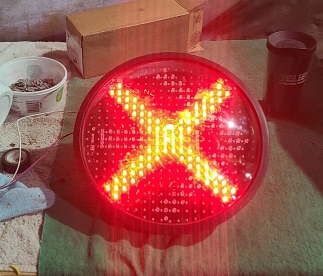 ELECTRO-TECH'S 12" LED X &ARROW 120 vac
