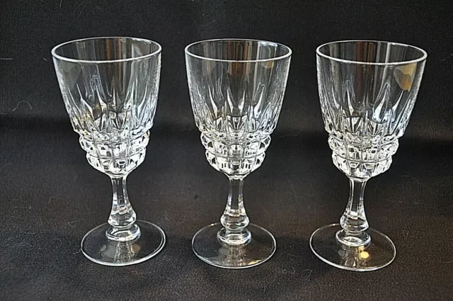 Lot de 3 verres à vin blanc Cristal d’Arques Modèle Pompadour