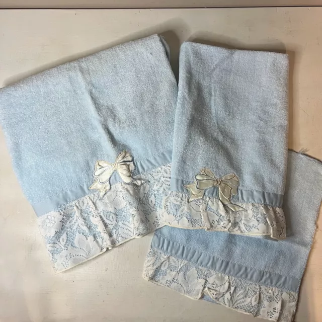 VTG Sky Blue Lace Trim Bow Detail Towel Set 70s 80s Shabby Chic Hand Bath Wash