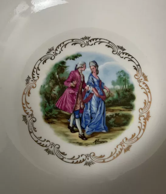 Ancien XXème joli plat creux en véritable porcelaine décor Fragognard 3