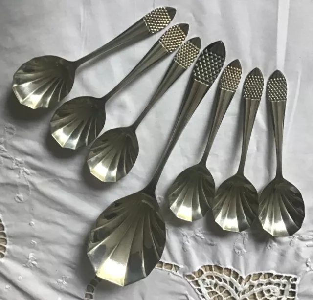 Vintage Shell Shaped Set 7 x  Fruit/Ice Cream Spoons EPNS