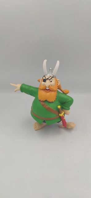 FIGURINE LE PIRATE BARBE ROUGE