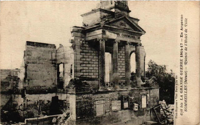 CPA MILITAIRE En Argonne-Sommeilles, Ruines de l'Hotel de Ville (317714)