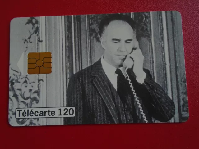 Télécarte "téléphone et cinéma" Michel Piccoli dans Le charme discret de la bour