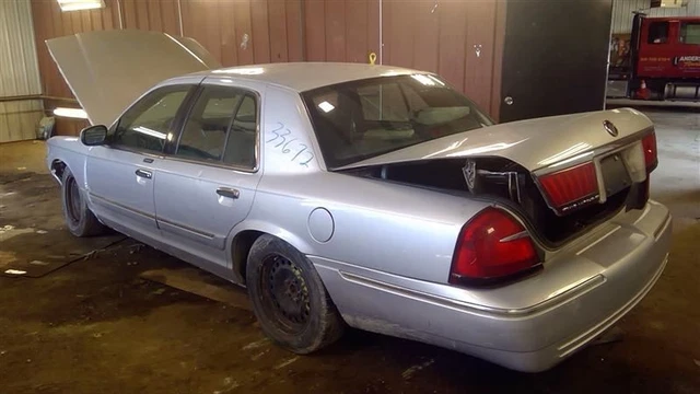 Passenger Right Lower Control Arm Front Fits 95-02 CROWN VICTORIA 1541389