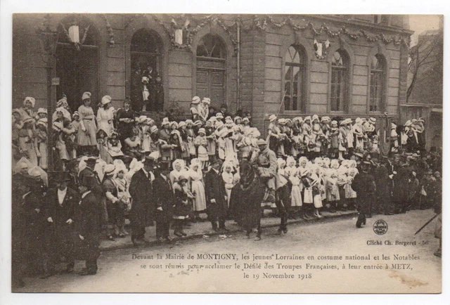 MONTIGNY LES METZ Moselle CPA 57 notable town hall young Lorraines in costumes
