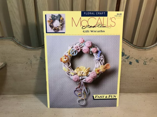 Coronas de regalo artesanales florales McCall's Creates 14002