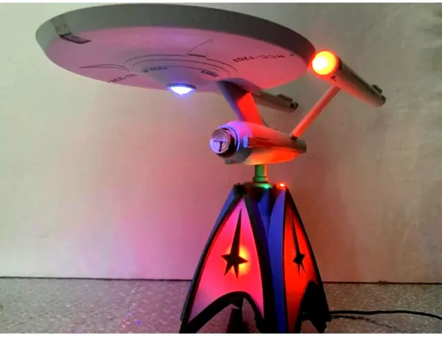 STAR TREK USS Enterprise Musical Topper w/ Sound & Light Show 2020 Art Crafted