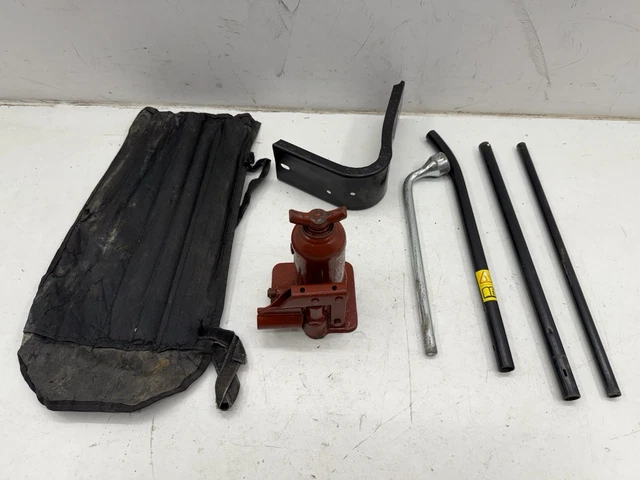Jacking Point Land Rover Defender 90 GENUINE LAND ROVER DEFENDER 90 110 2 Stage Hydraulic JACK Tool Kit ...