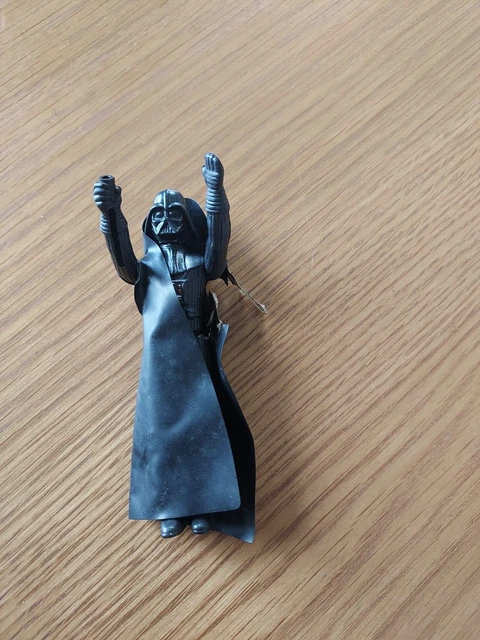 Star Wars Darth Vadder (Cape Ripped On One Side)  1980'S Vintage Original Figure