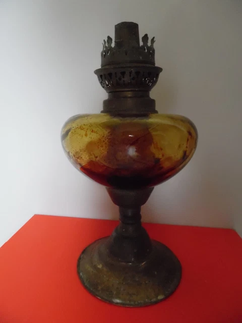 ANCIENNE LAMPE À PETROLE éléctrifiée en céramique et métal doré personnages EUR 24,90 - FR