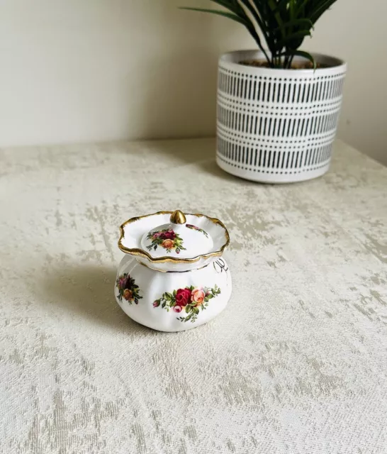 Royal Albert "Old Country Roses" Sugar bowl with Lid  "