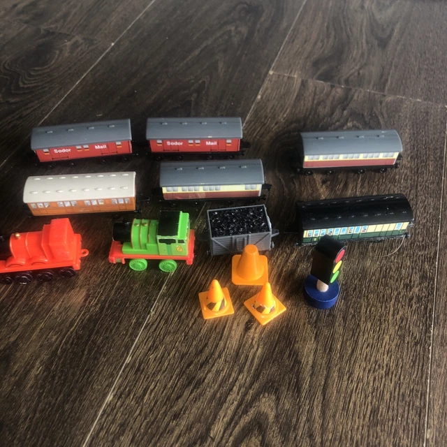 THOMAS THE TANK Engine & Friends Train Bundle Plastic Ertl and Die-Cast ...