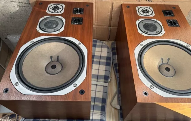 YAMAHA NS-690  BOXEN LOUDSPEAKERS DAS ORIGINAL  LEGEND Rarität