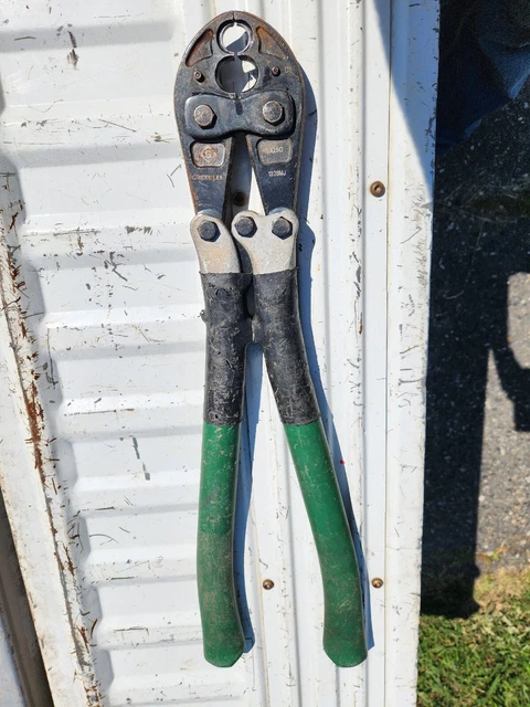 Greenlee K425O Manual Cable Crimping Tool with D3 and O Die Grooves Greenlee K425O Manual Cable Crimping Tool with D3 and O Die Grooves