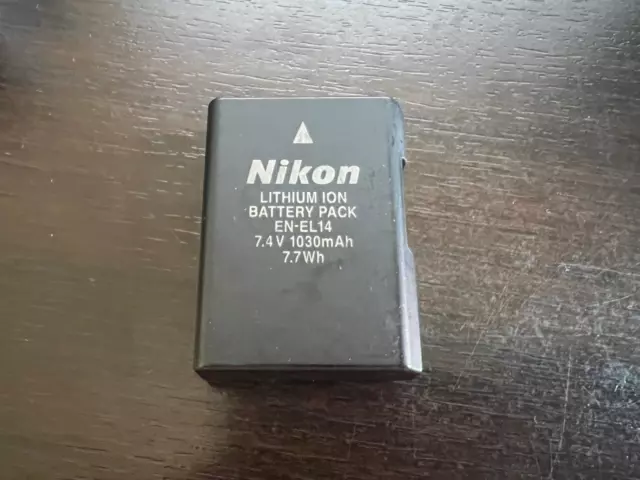 Nikon EN-EL14 original Akku für D3100 D3200 D5100 D5200 D5300 P7000 P7700 MH-24