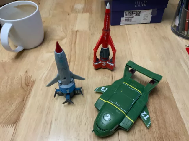 THUNDERBIRDS 1 / 2 / 3 collectable items