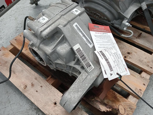 HOLDEN COMMODORE DIFFERENTIAL Centre Vf, V8, 3.27 Ratio, Auto T/M, Lsd ...