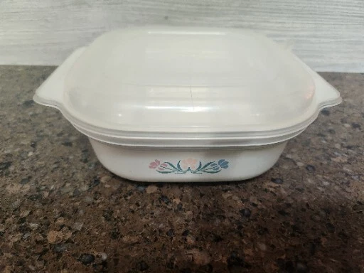 Anchor Hocking 1.5 Quart Casserole Microwave White Plastic with Lid Flowers USA