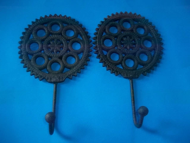 2 Cast Iron Gear Wheel Look Wall Hooks Steampunk Look