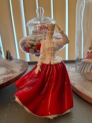 Royal Doulton Ladies Figurine HN 4804 - Gail - Pretty Ladies Series SIGNED!