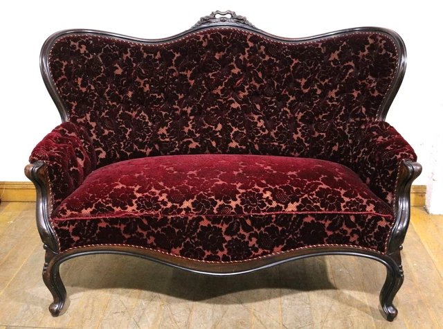 Antique carved Victorian 2 seater sofa settee