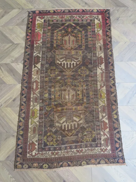 A CLASSY OLD HANDMADE TRADITIONAL ORIENTAL WOOL ON COTTON RUG  (174 x 98 cm)+