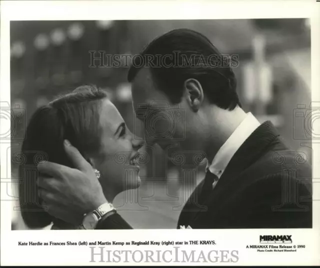 1990 Press Photo Kate Hardie and Martin Kemp in a scene from "The Krays.'