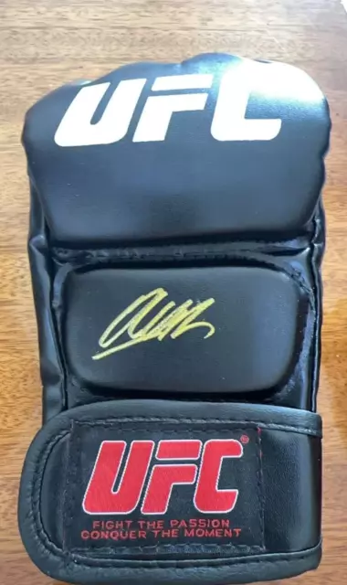 Georges St-Pierre Signed Autographed UFC Glove Beckett BAS COA