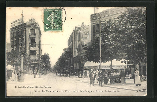 CPA Le Perreux, La Place de la Republique, Avenue Ledru-Rollin