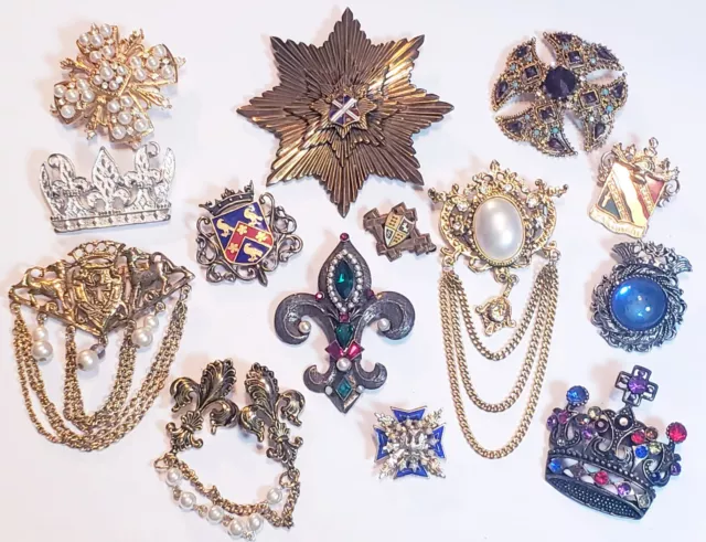 14 Piece Vintage and Modern Mixed Style Heraldic Brooch/Pin Lot