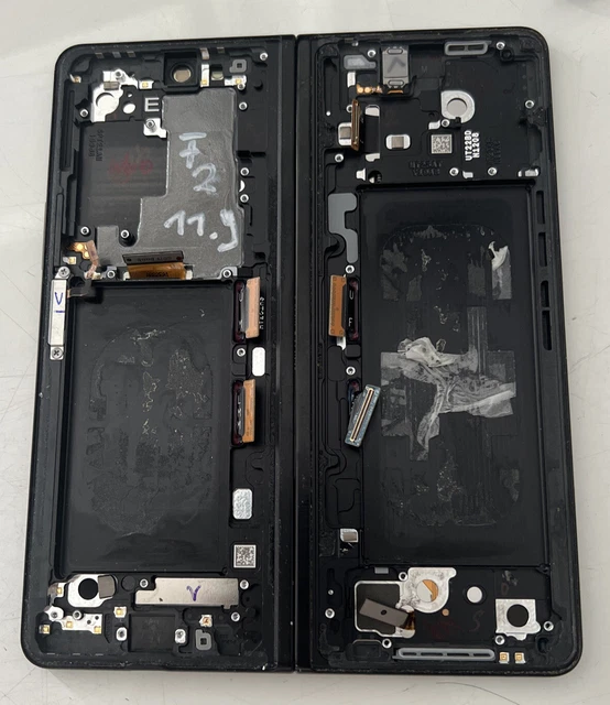 Samsung display LCD Galaxy Z Fold3 GH82-26283A argento con cornice difettosa piega 3