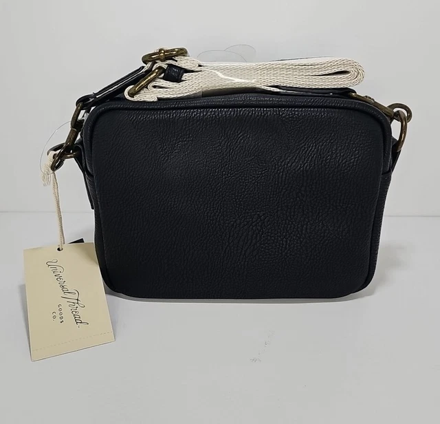 *NWT* Universal Thread Camera Crossbody Bag with Strap Black