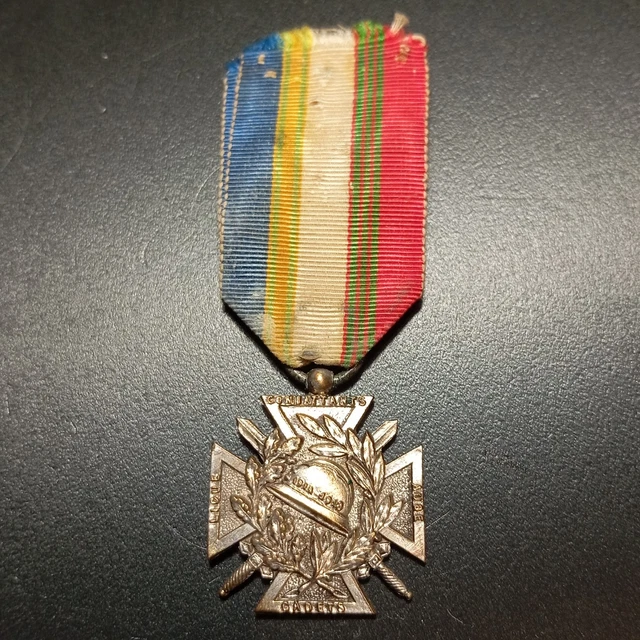 Médaille Ancienne – Vétérans De Guerre, France, Numéro 57-15