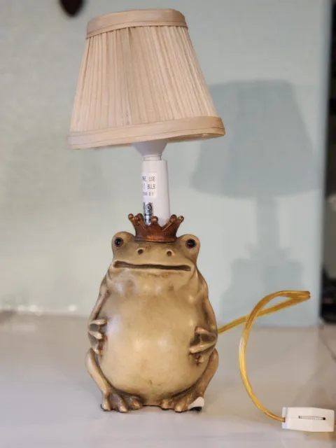 Frog Prince Lamp unique decor nightlight 15 watt bulb small chip on corner