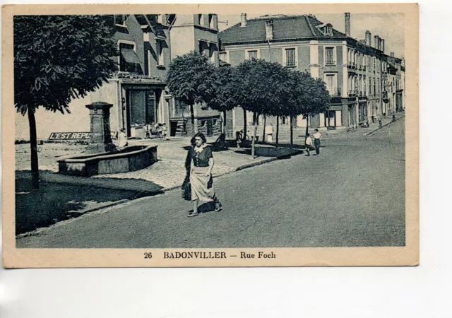 BADONVILLER - Meurthe et Moselle - CPA 54 - la rue Foch - fontaine - carte 1947