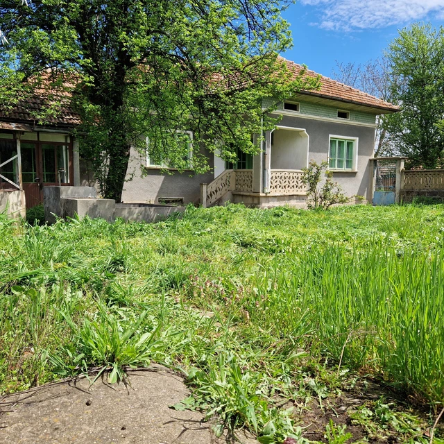 VT Bulgaria easy property & big land + outbuildings Bulgarian house Pay Monthly