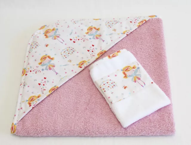 Cadeau de Naissance Sortie de Bain Rose "Fées" + Gant de toilette tout doux.